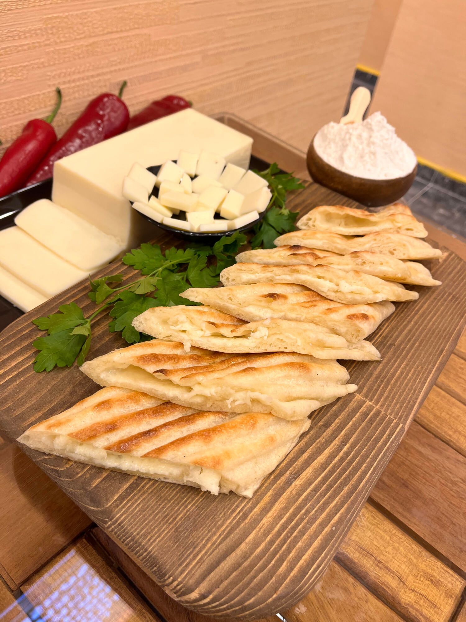 Kaşarlı Kır Pidesi (Enfes)