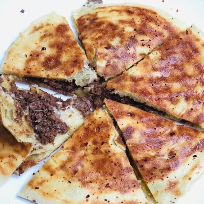 Bazlama Kavurma Kaşar Tost