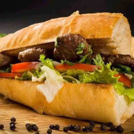 Ekmek Arası Anne Köftesi