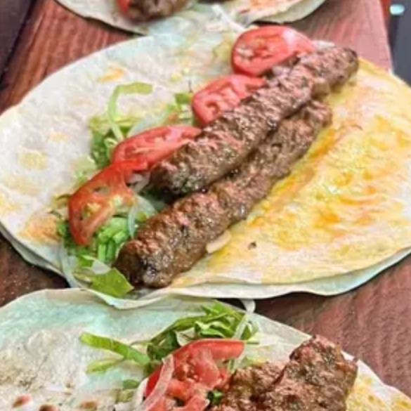 1 Porsiyon Çift Lavaş Adana Kebap