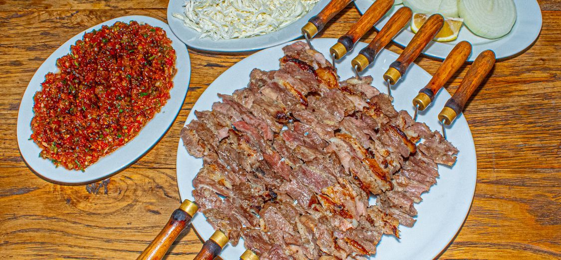 Aile Cağ Kebap Sofrası