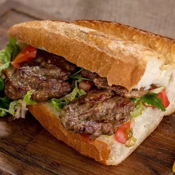 Yarım Ekmek Arası Kasap Köfte
