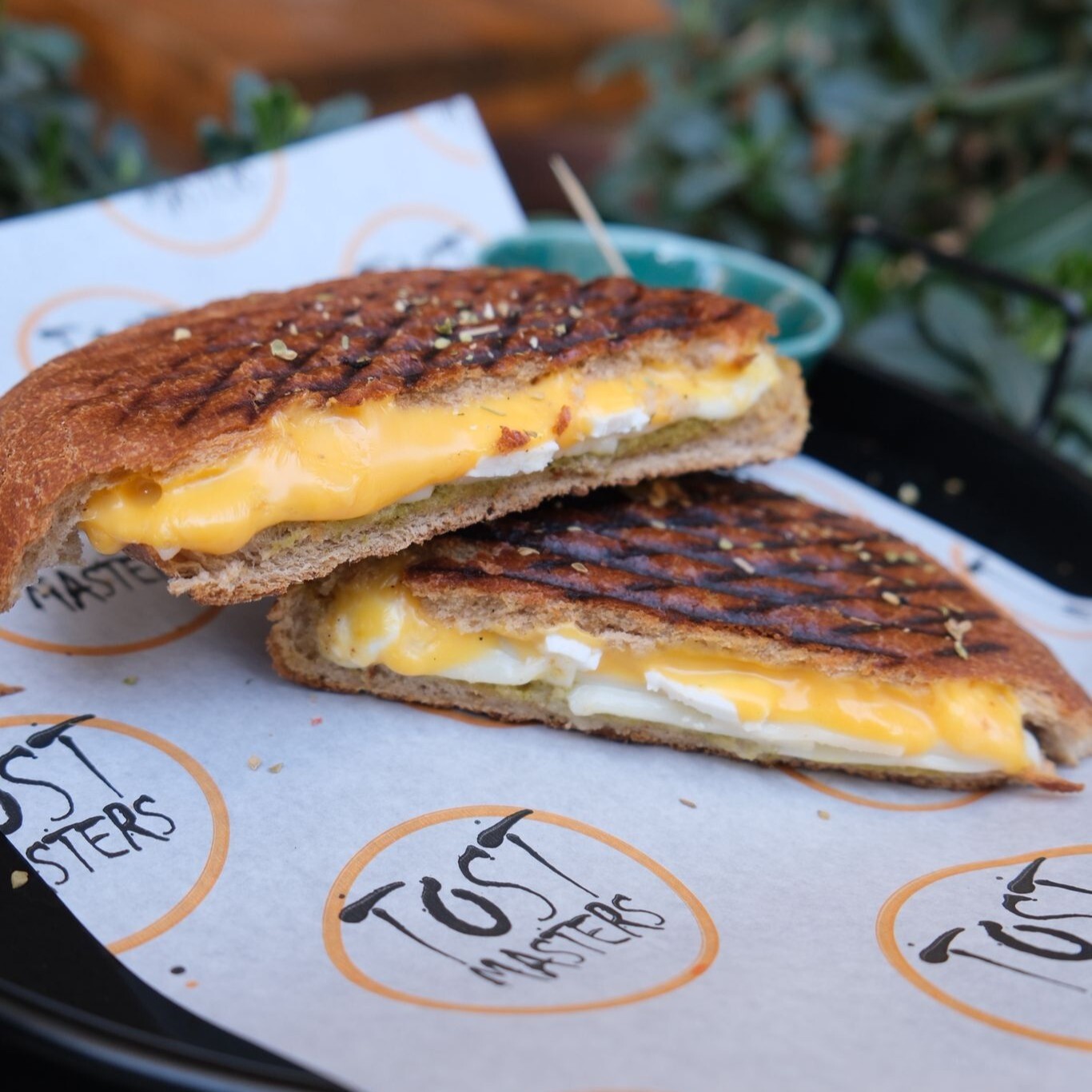 Üç Peynirli Tost