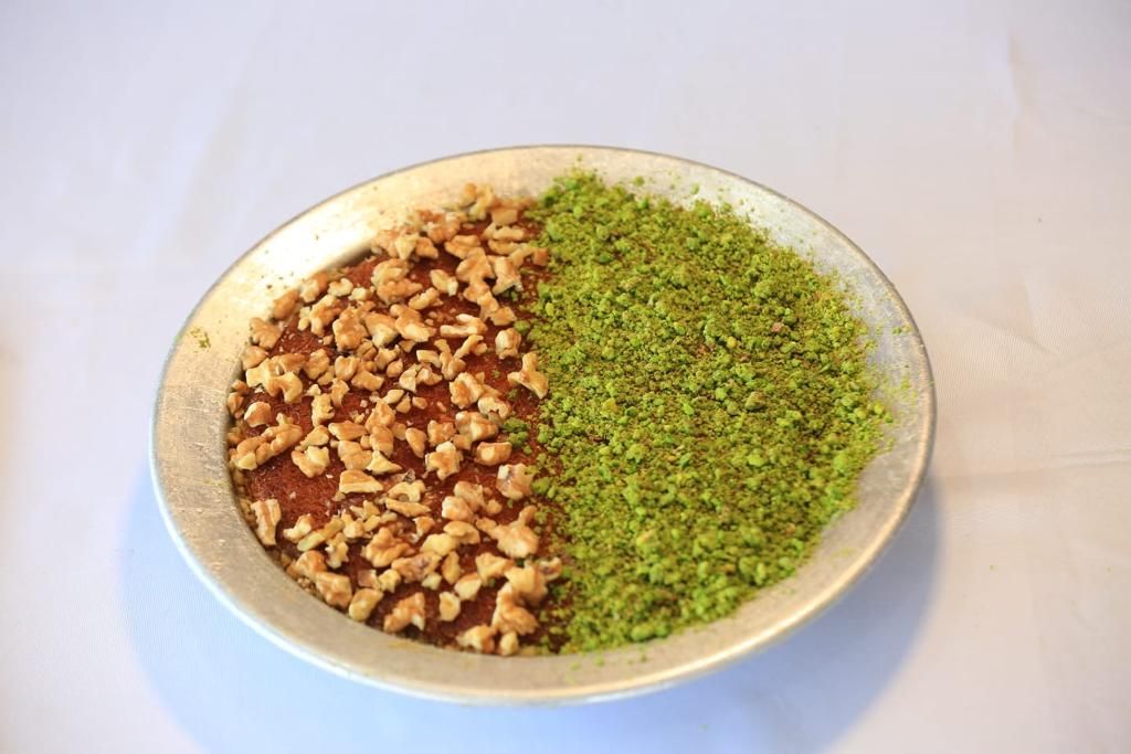 Yarı Ceviz Yarı Fıstıklı Künefe (Küçük)