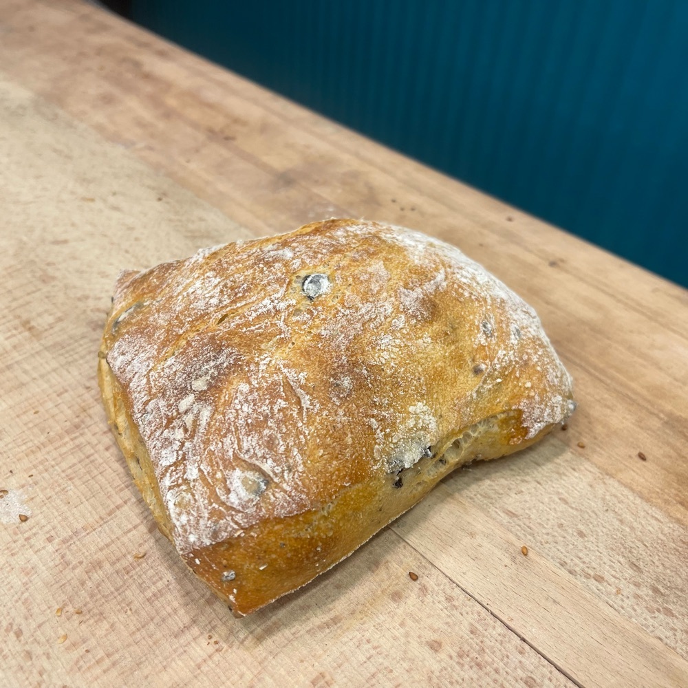 Zeytinli Kekikli Ekşi Mayalı Ciabatta (İtalyan Sandviç)