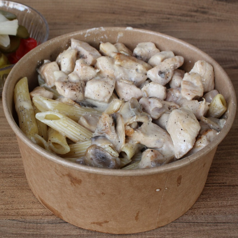 Özi'nin Kovada Krema Mantarlı Tavuk-Makarnası