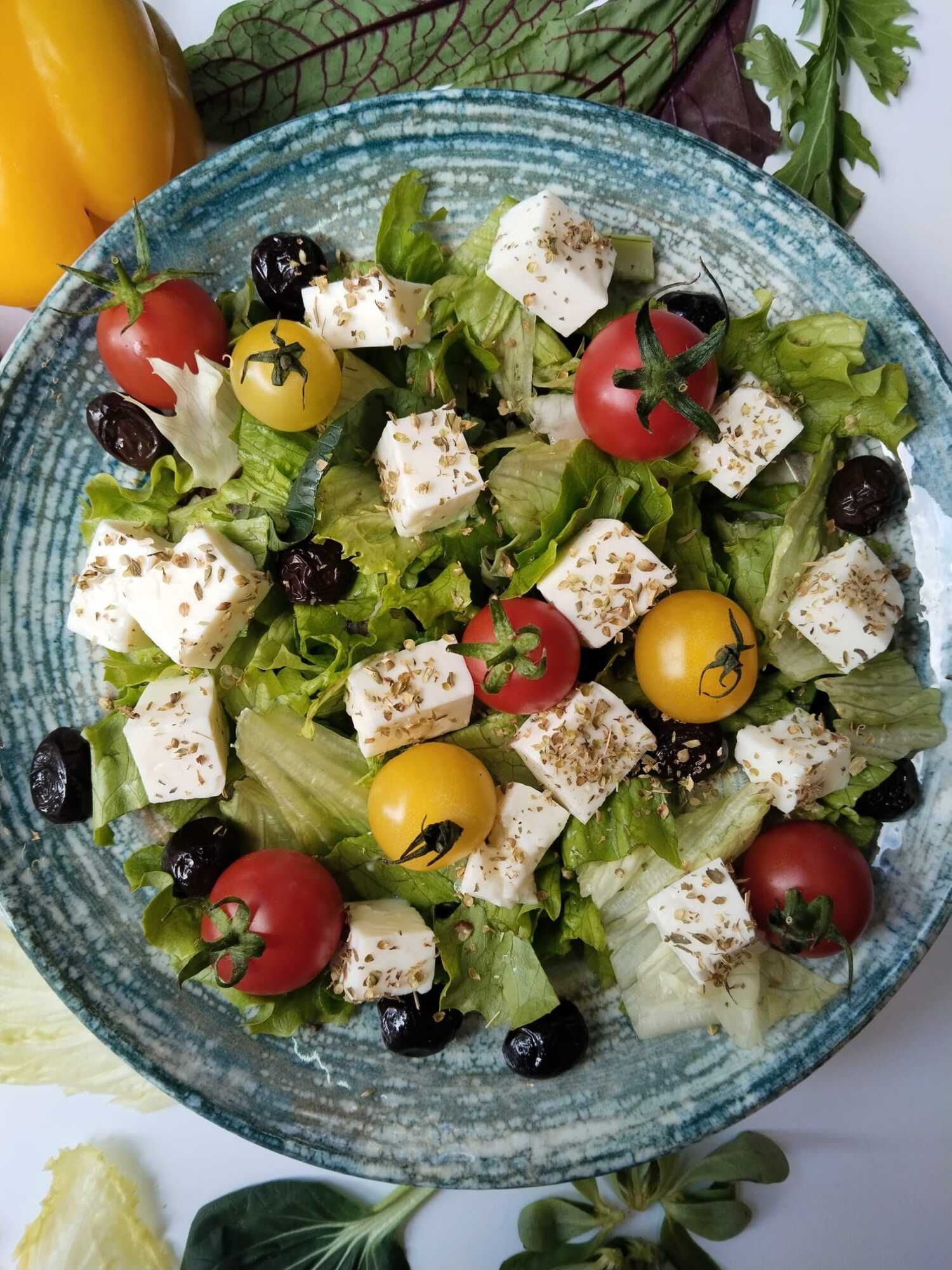 Akdeniz Salata (440 kalori)