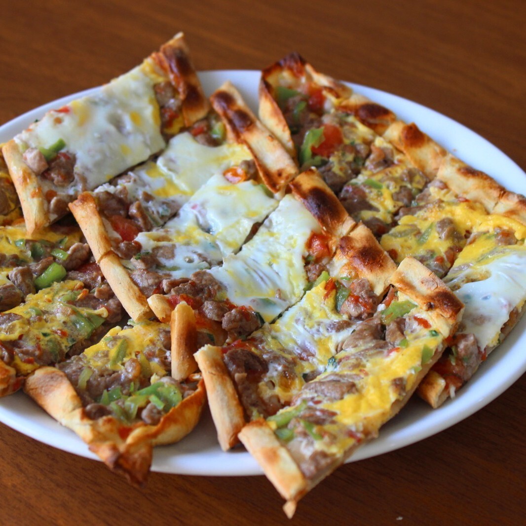 Kuşbaşılı Yumurtalı Pide + Ayran