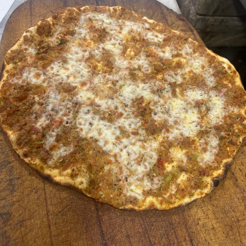 Kaşarlı Lahmacun