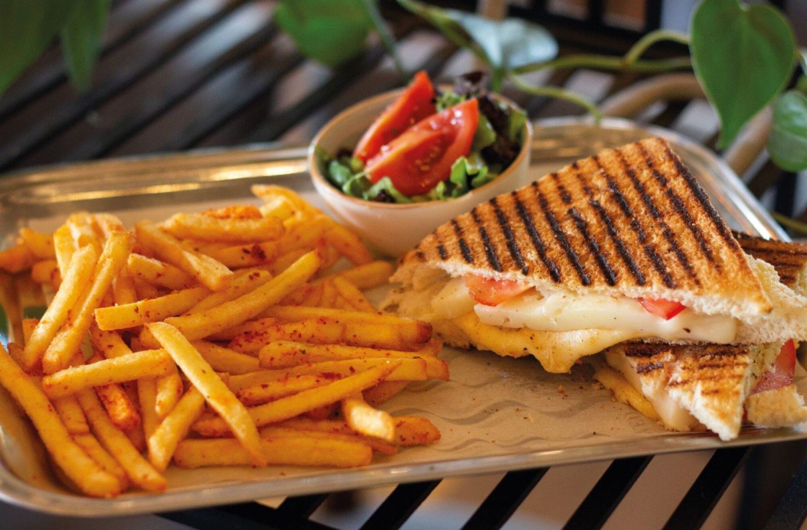 Sucuklu Kaşarlı tost