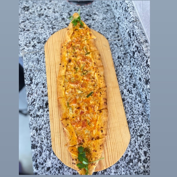 Kașarlı Sebzeli Pide