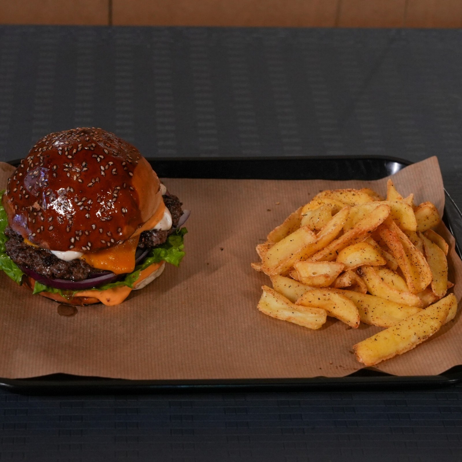 2 Li Cheese Burger 1 Lt Kola
