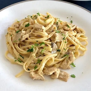Mantarlı Tavuklu Makarna ( FETTUCCİNE) ŞEFİN İTALYAN TADINDA