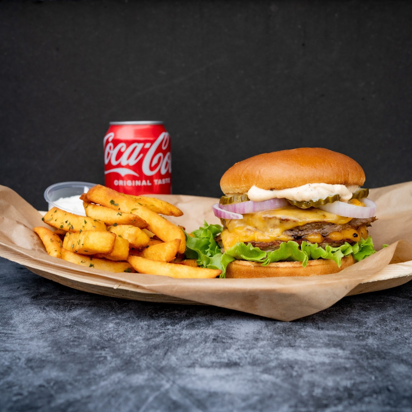 Beef Burger - Cola - Patates