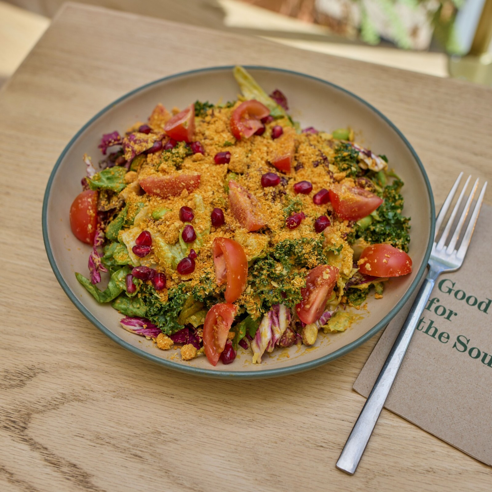 Sezar Soslu Kale Salatası