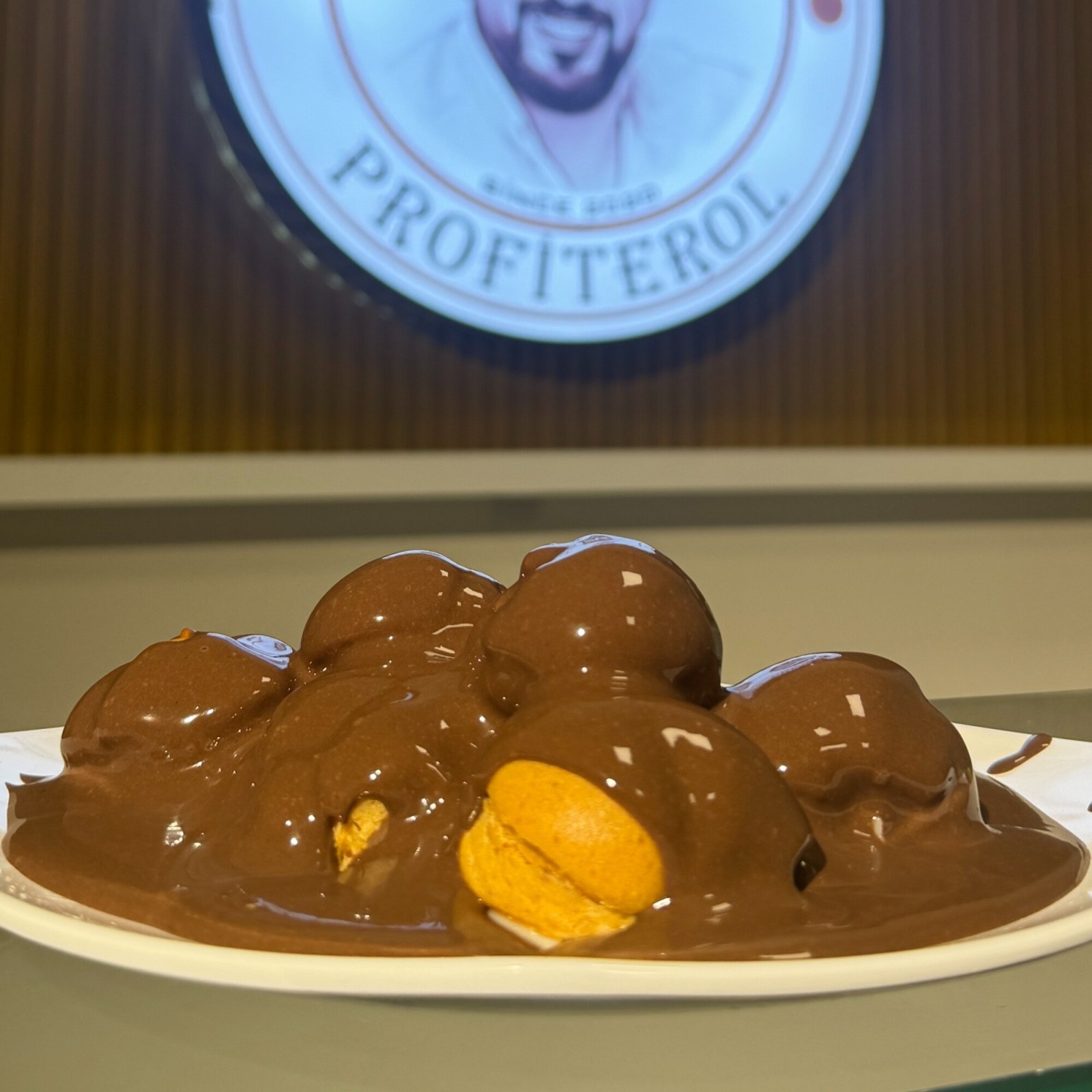 Sütlü Çikolatalı Profiterol (750 Gr.)