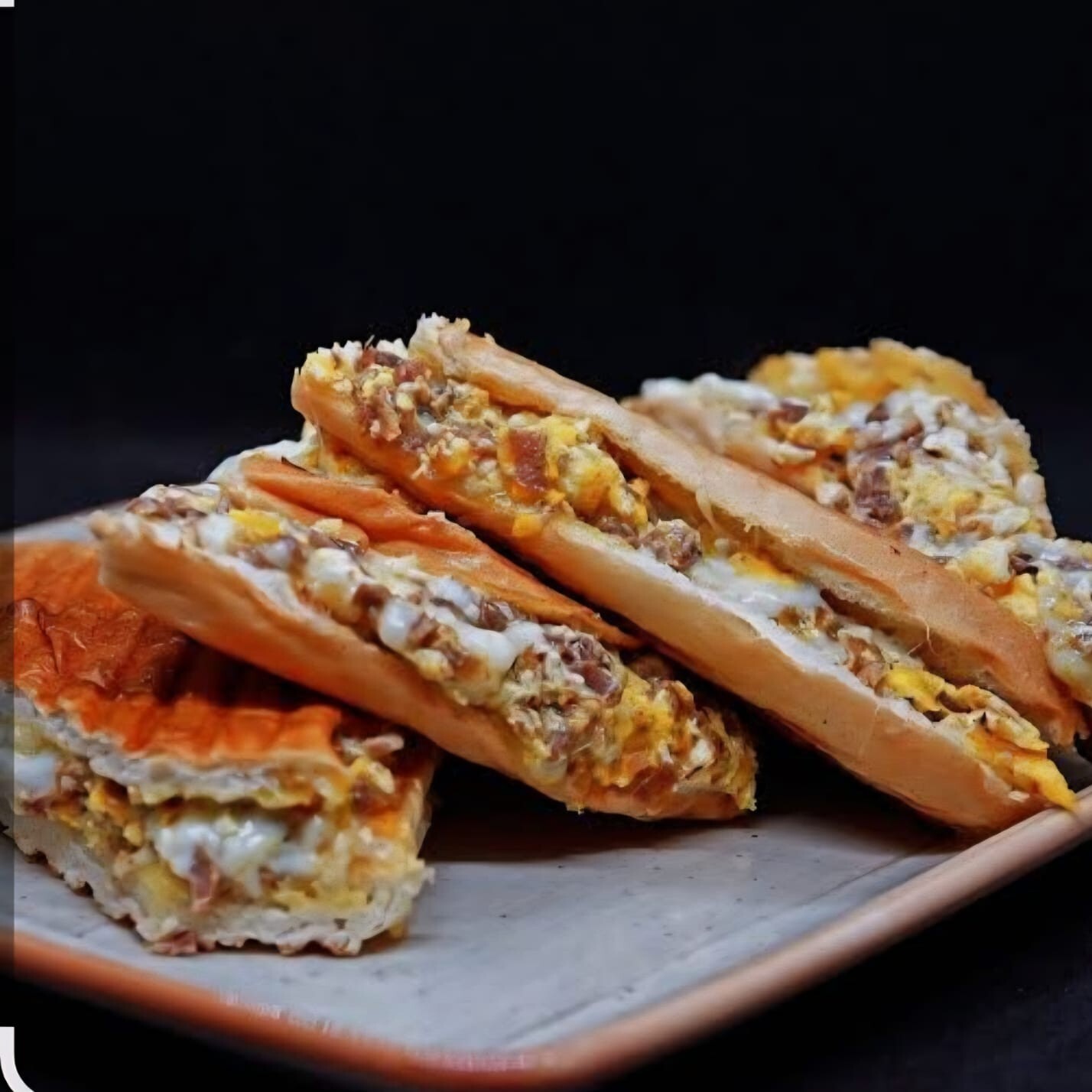 Yumurtalı Kavurmalı Tost