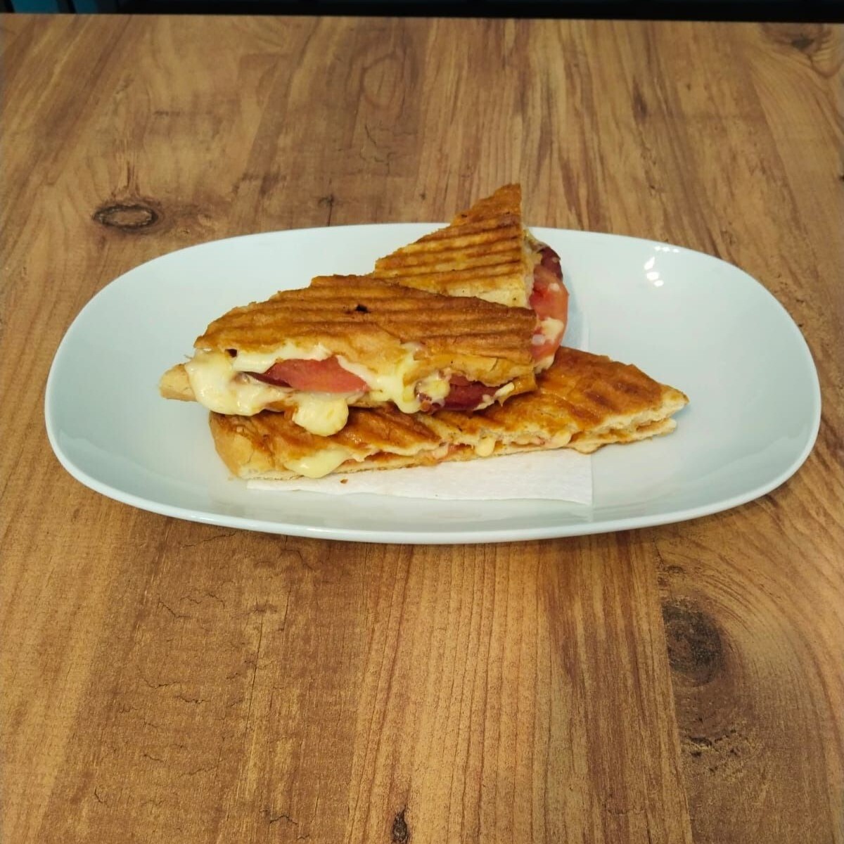 Karışık Domatesli Tost