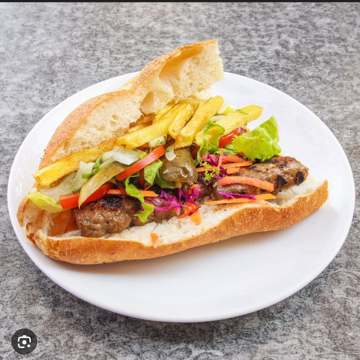 İnegöl Köfte Yarım Ekmek