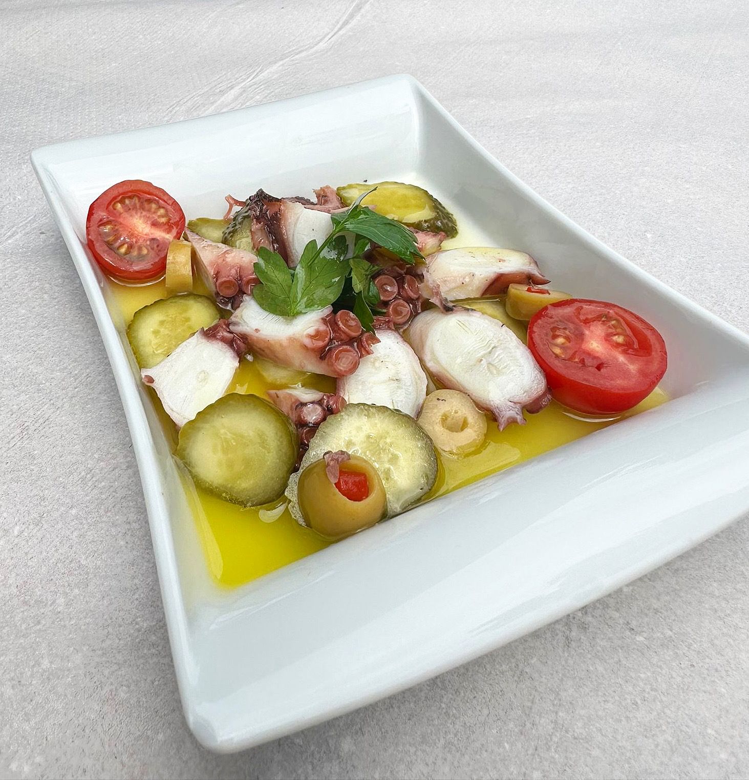 Ahtapot Salatası