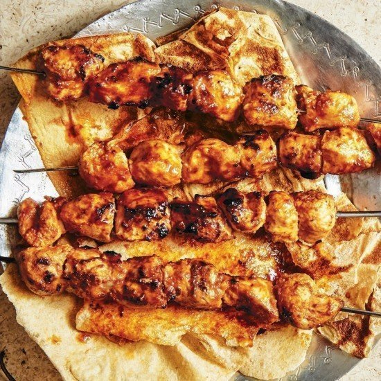 Lokma Izgara Göğüs 500 Gram +1 Pilav + 1 Adet Kara Fırın Lavaşı +1 Cam Şişe 245ml Susurluk Ayranı