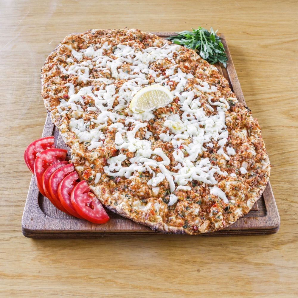 Kıymalı Kaşarlı Lahmacun