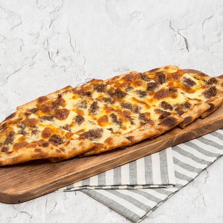 Kavurmalı Kaşarlı Pide
