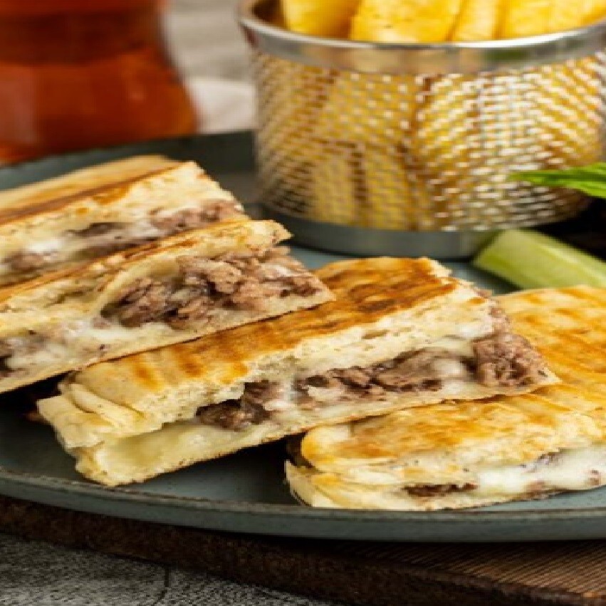 Kavurmalı Kaşarlı Tost