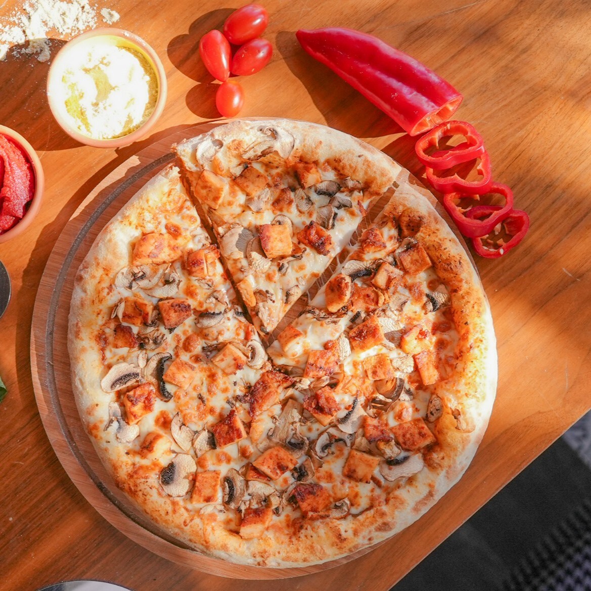 Mantarlı Tavuklu Pizza (Küçük Boy)