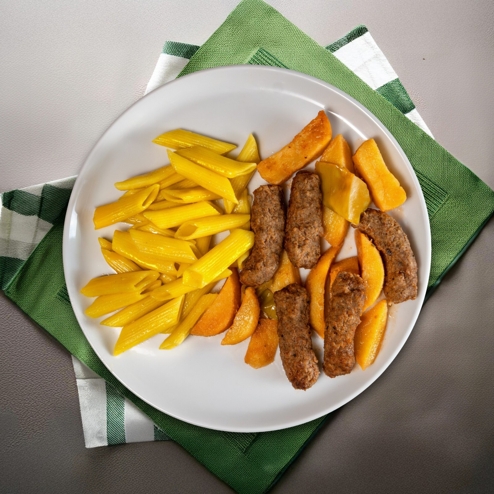 İzmir Köfte & Penne Makarna