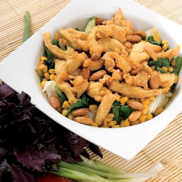 Bademli Tavuklu Salata