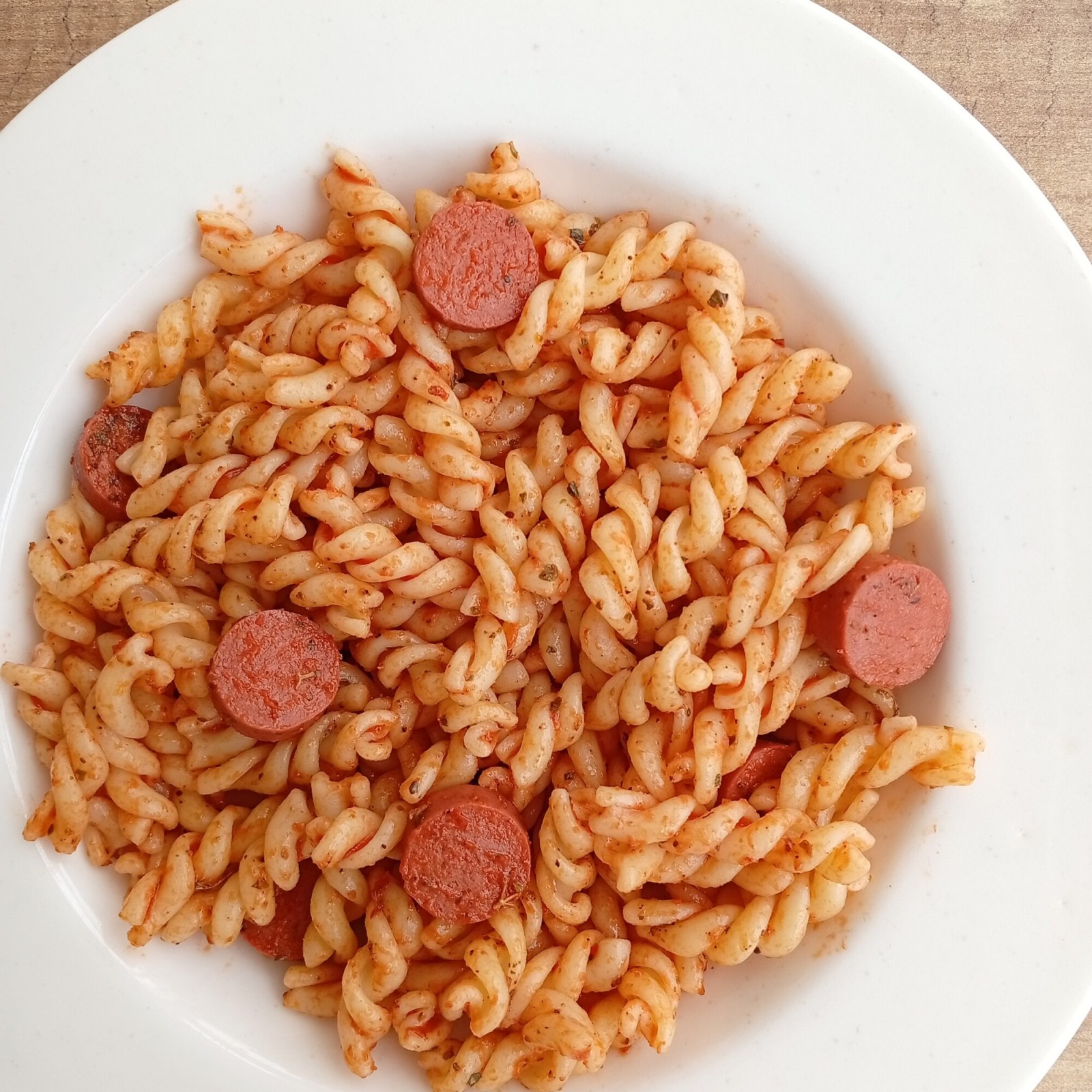 Sosisli Salça Soslu Makarna (Bardakta)