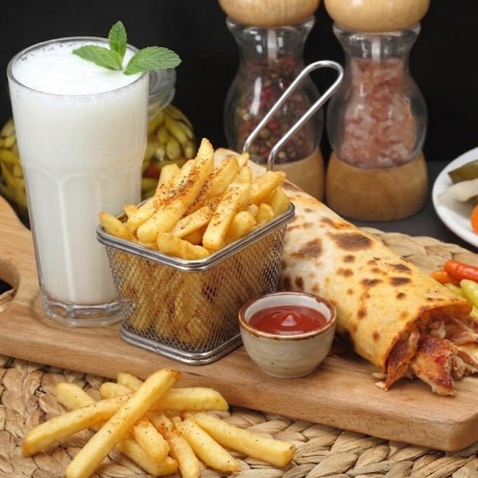 Hatay Usulü Tavuk Döner Dürüm (100 gr) + Patates Kızartması + Ayran (170 ml)