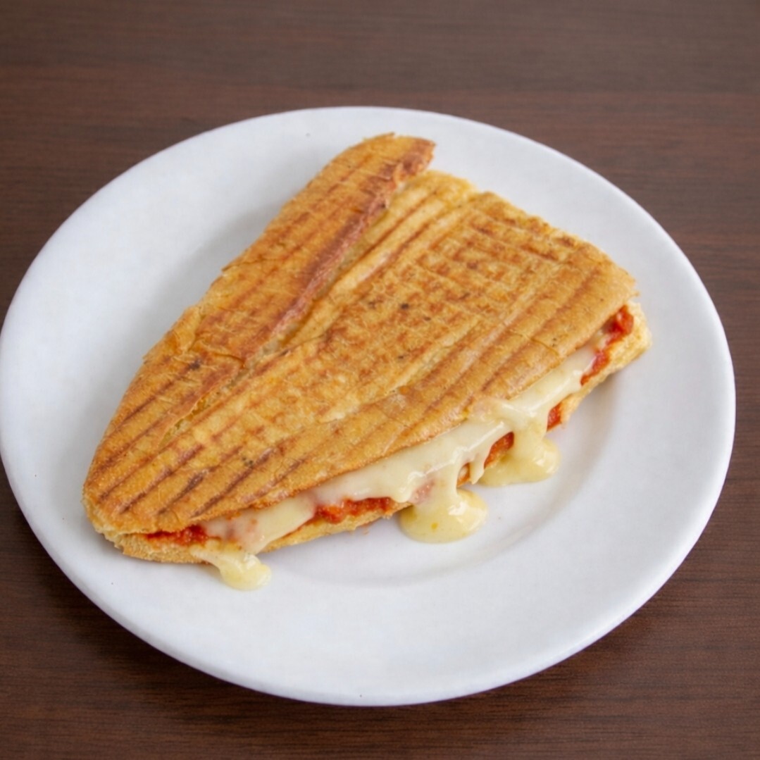 Kaşarlı, Salçalı (Yarım Ekmek)