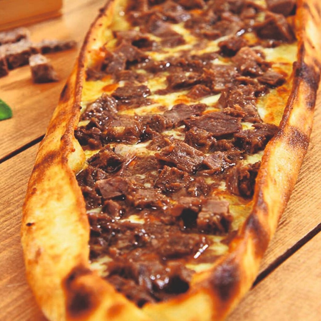 Kavurmalı Kaşarlı Pide