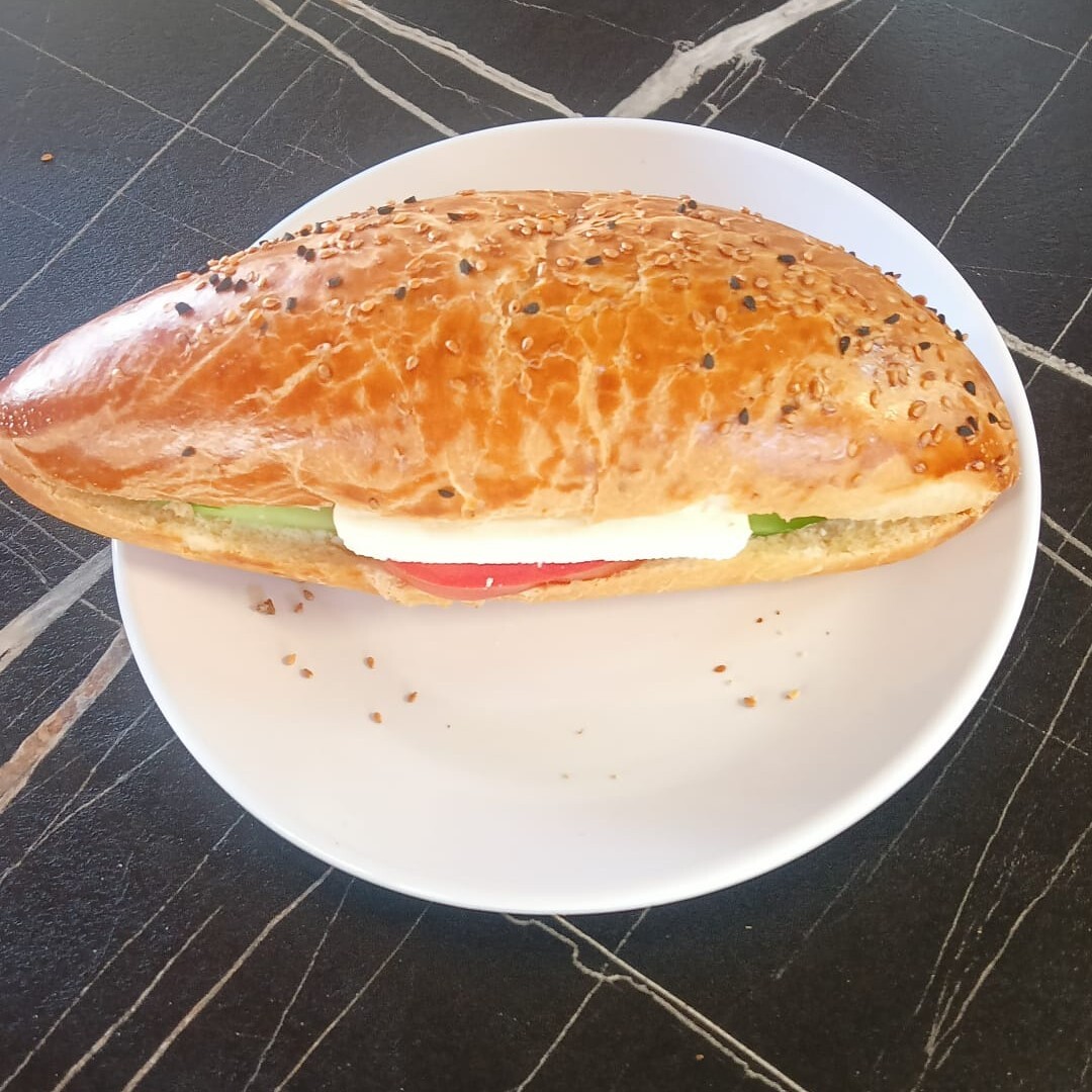Beyaz Peynirli Sandviç