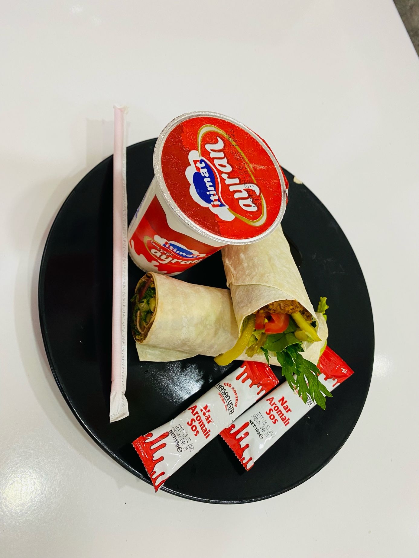 Çiğ köfte Dürüm & Ayran (180 ml) Menü