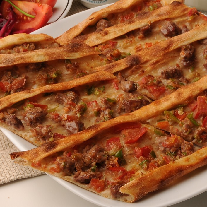Kuşbaşılı Pide (Bıçak Arası)