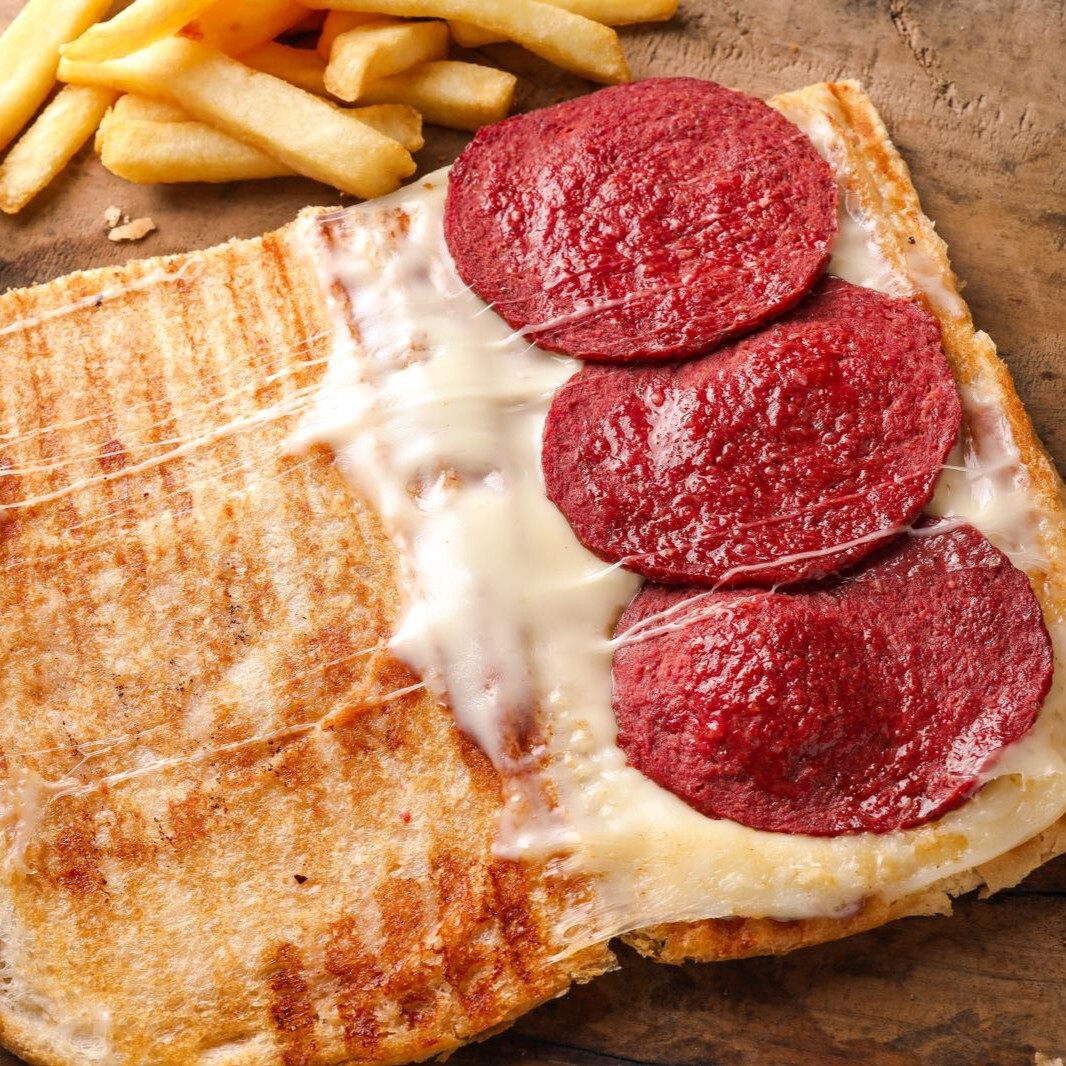 S.Kaşarlı Tost&P.Kızartması&Ayran Menü