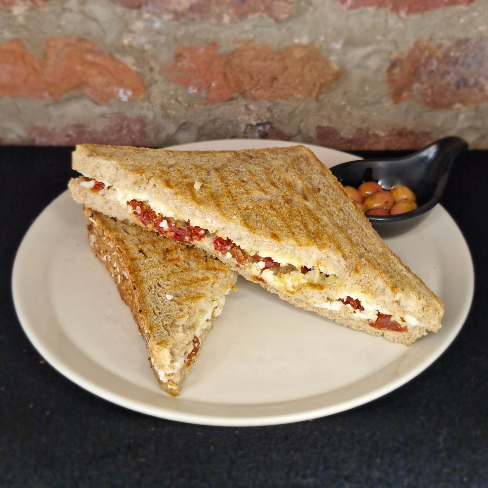 Tulum Peynirli Tam Tahıllı Tost