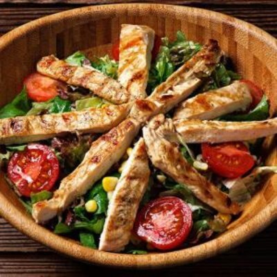 Izgara Tavuklu Salata