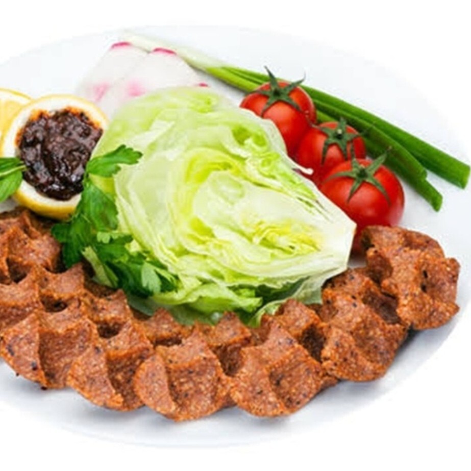 Joker porsiyon (500 Gr) Çiğ Köfte Garnitürlü