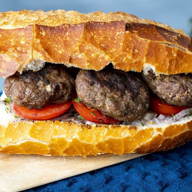 Ekmek Arası Izgara Köfte Menü