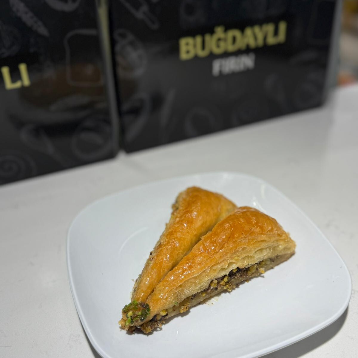 Fıstıklı Havuç Dilim Baklava 1 KG