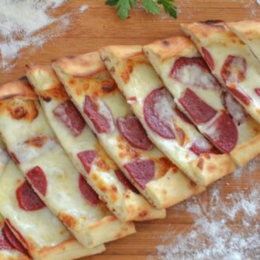 Sucuklu Kaşarlı Pide