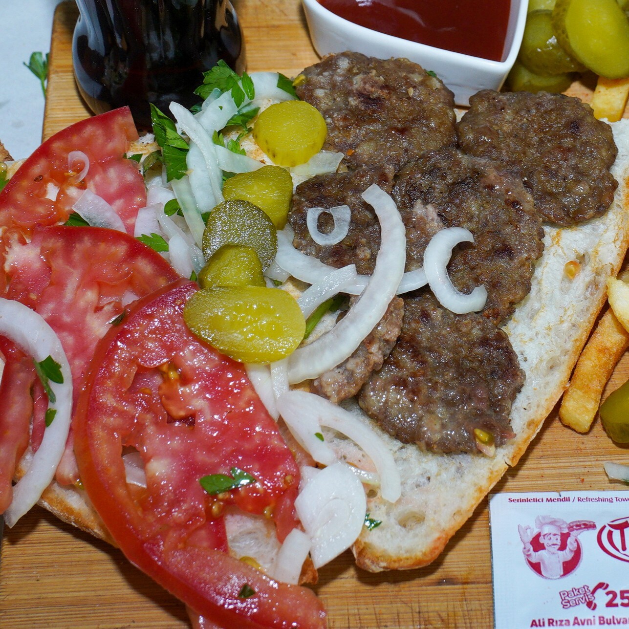 Ekmek Arası Köfte