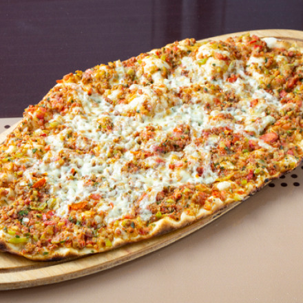 Özel Kaşarlı Lahmacun