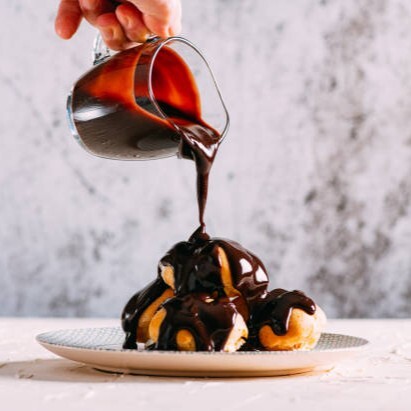 Profiterol Bol Sosu İle