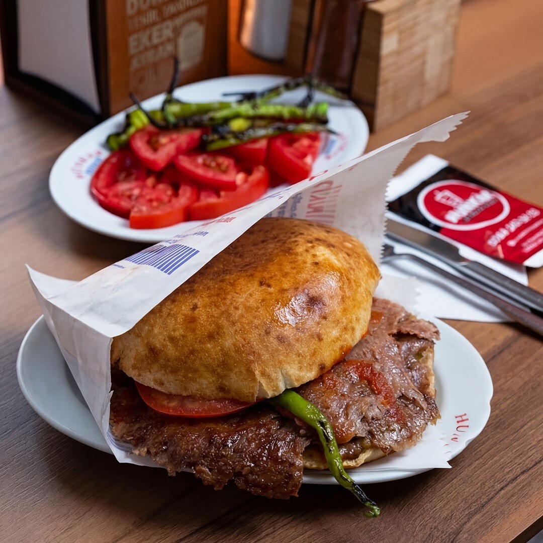 Tombik Ekmek Arası Et Döner