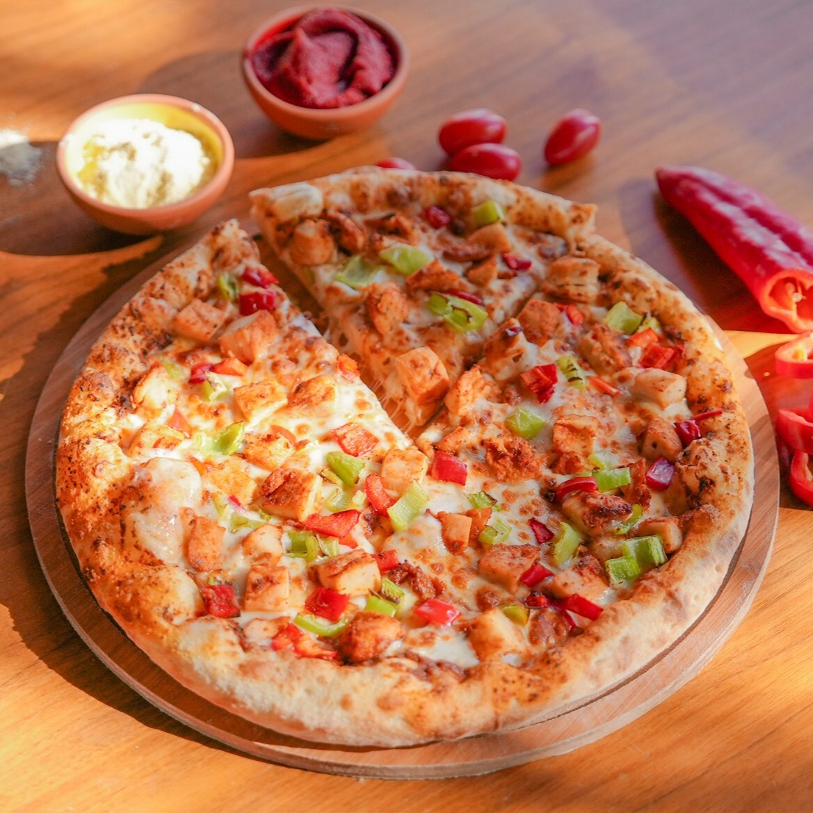 Tavuklu Pizza (Küçük Boy)